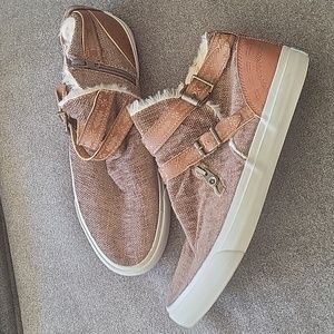 Women's size 8.5 Blowfish Shoes